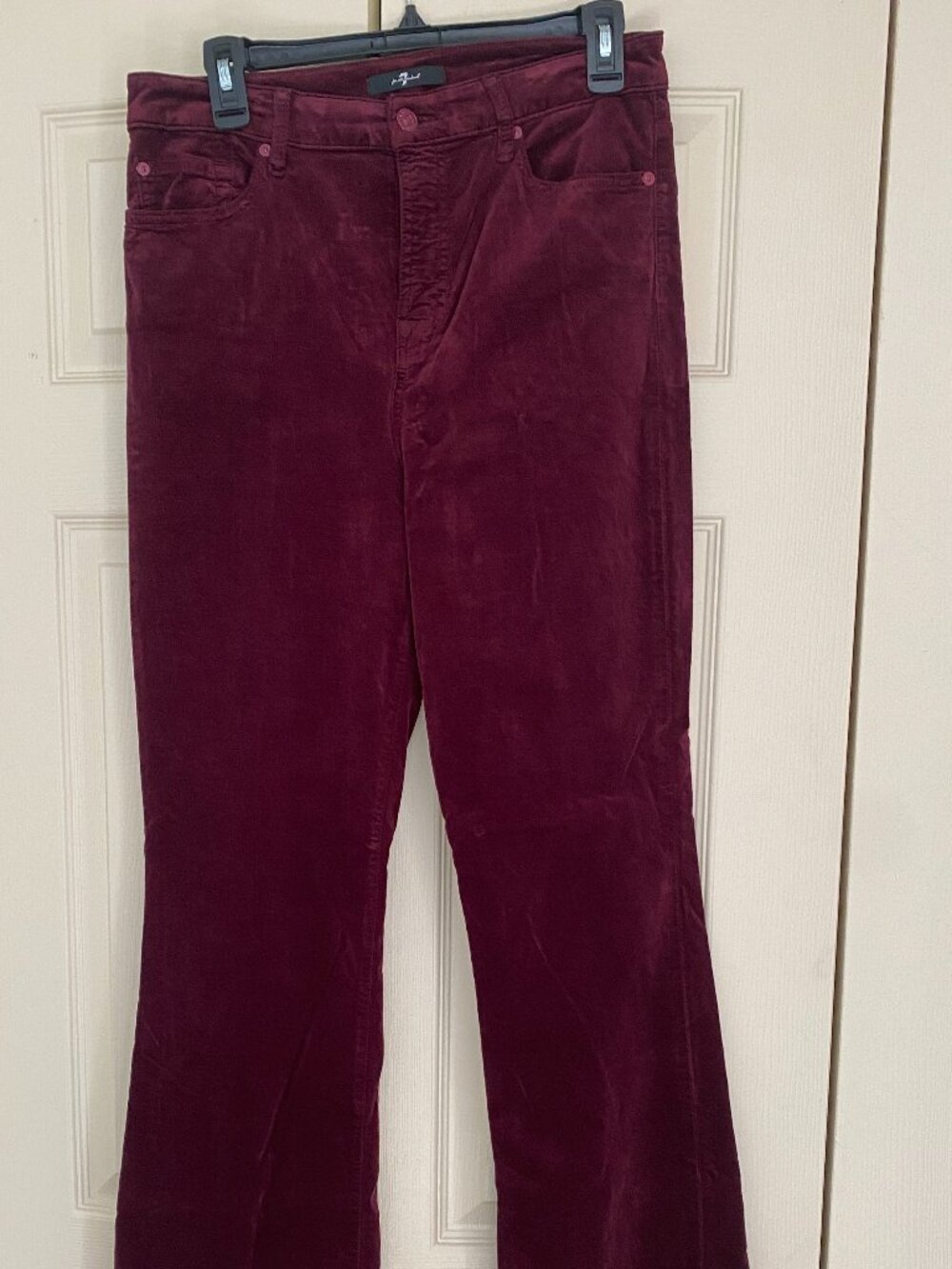 7 For all Mankind bootcut jeans. RN 115561 SZ 31